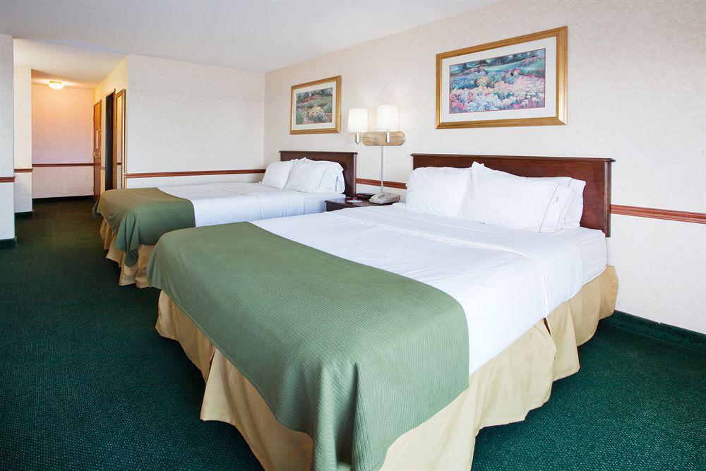 Holiday Inn Express St Ignace-Lake Central By Ihg Сент-Ігнас Номер фото
